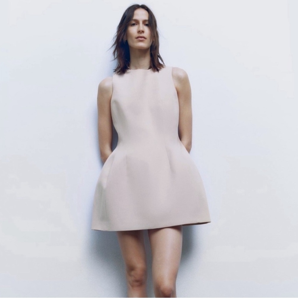 Voluminous dress